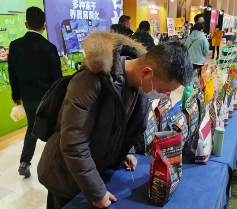解锁倍内菲年度压轴新品，主厨系列亮相成都“TOPS它博会”